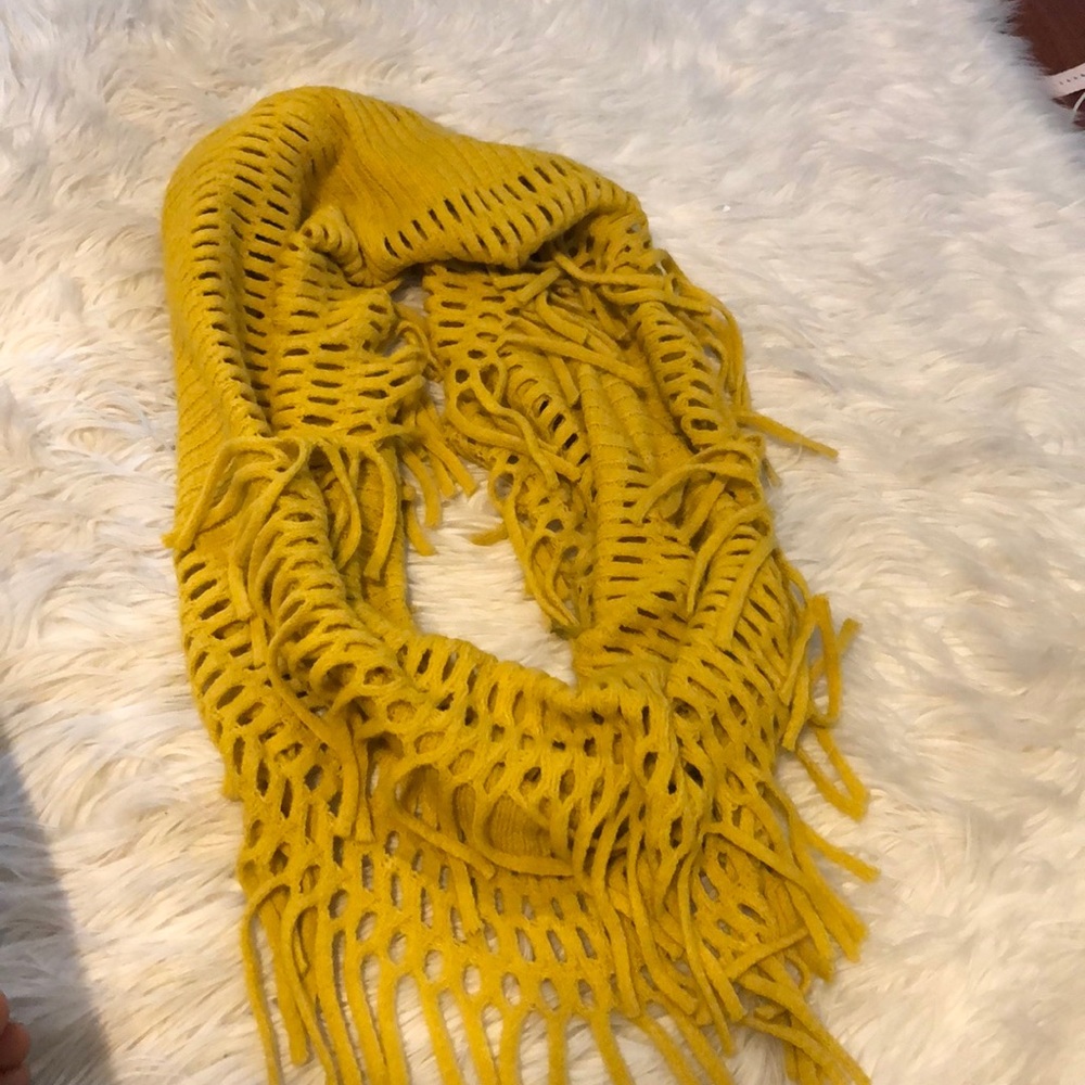 Knit scarf